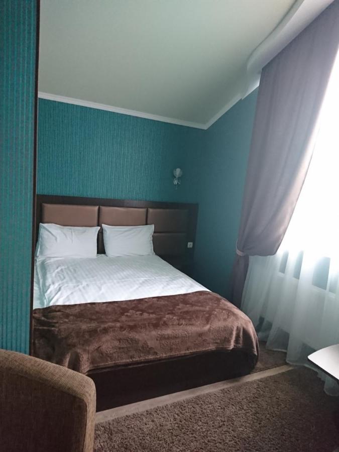 Mishel Plus Hotel คาร์คิฟ ภายนอก รูปภาพ