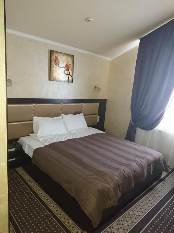 Mishel Plus Hotel คาร์คิฟ ภายนอก รูปภาพ