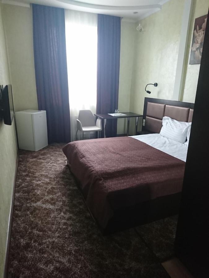 Mishel Plus Hotel คาร์คิฟ ภายนอก รูปภาพ