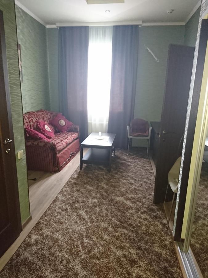 Mishel Plus Hotel คาร์คิฟ ภายนอก รูปภาพ