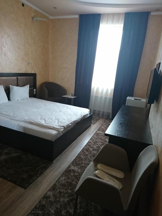 Mishel Plus Hotel คาร์คิฟ ภายนอก รูปภาพ