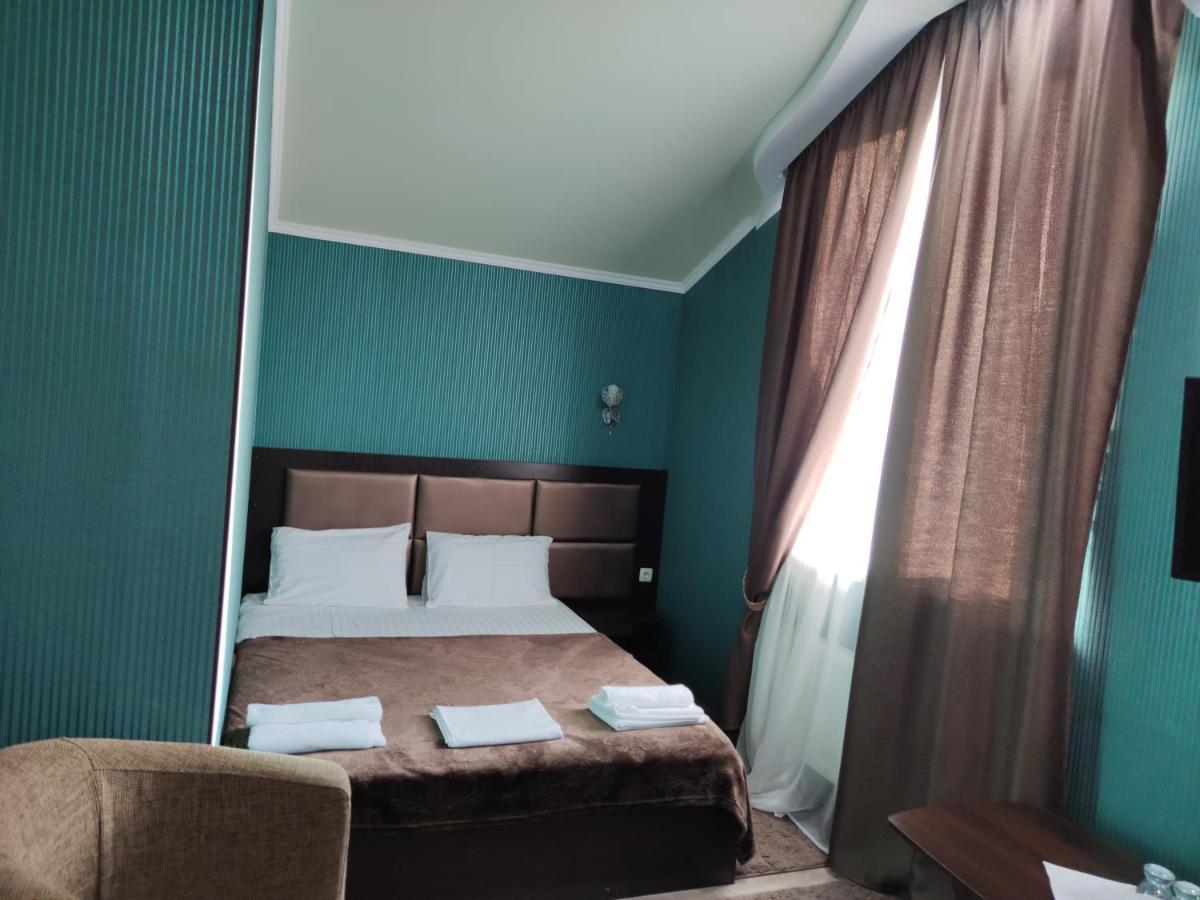Mishel Plus Hotel คาร์คิฟ ภายนอก รูปภาพ